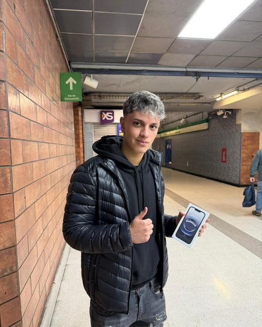 Cliente feliz de iPhone Elite