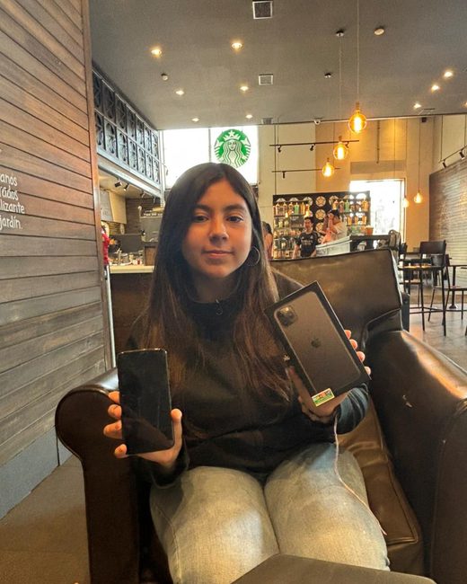 Cliente feliz de iPhone Elite