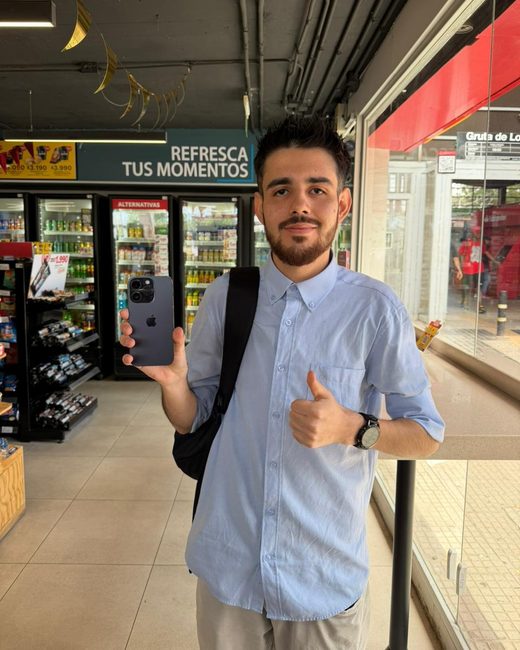 Cliente feliz de iPhone Elite